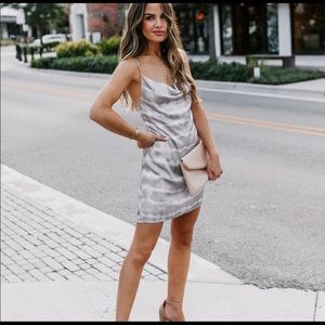 🦊 Silver/Grey and White Tye Dye Mini Dress 🦊